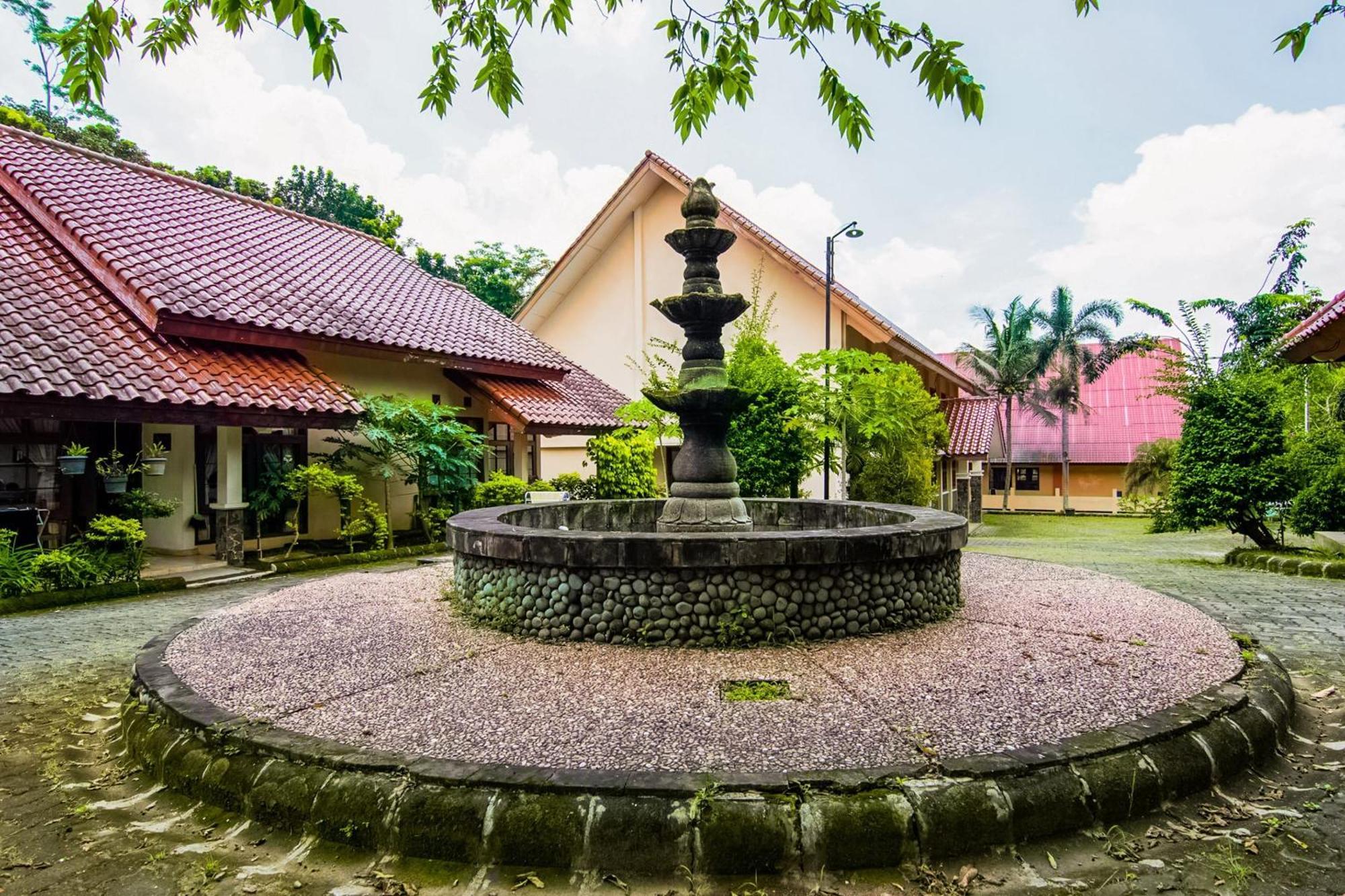 Wisma Langen Werdhasih Semarang Extérieur photo